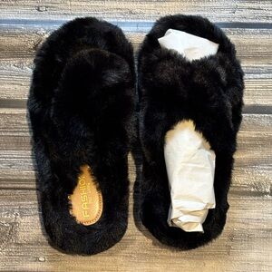 Black Furry Women's Slippers NEW